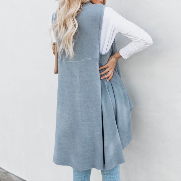 Irresistible Convertible Vest - Picture 6 of 8